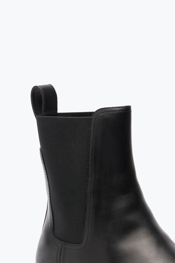 joyas de cuero negro botas de tobillo bika rene caovilla