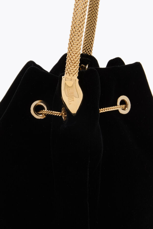 joyas de deva de terciopelo negro mini bolso rene caovilla