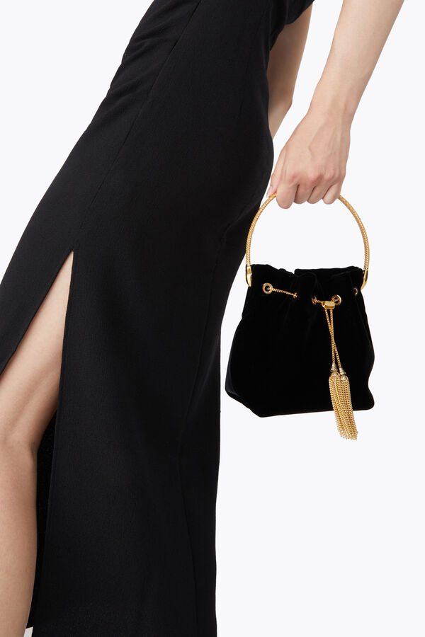 joyas de deva de terciopelo negro mini bolso rene caovilla